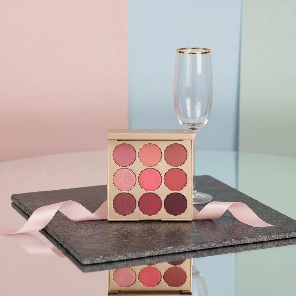 Estée Lauder blush palette with various shades